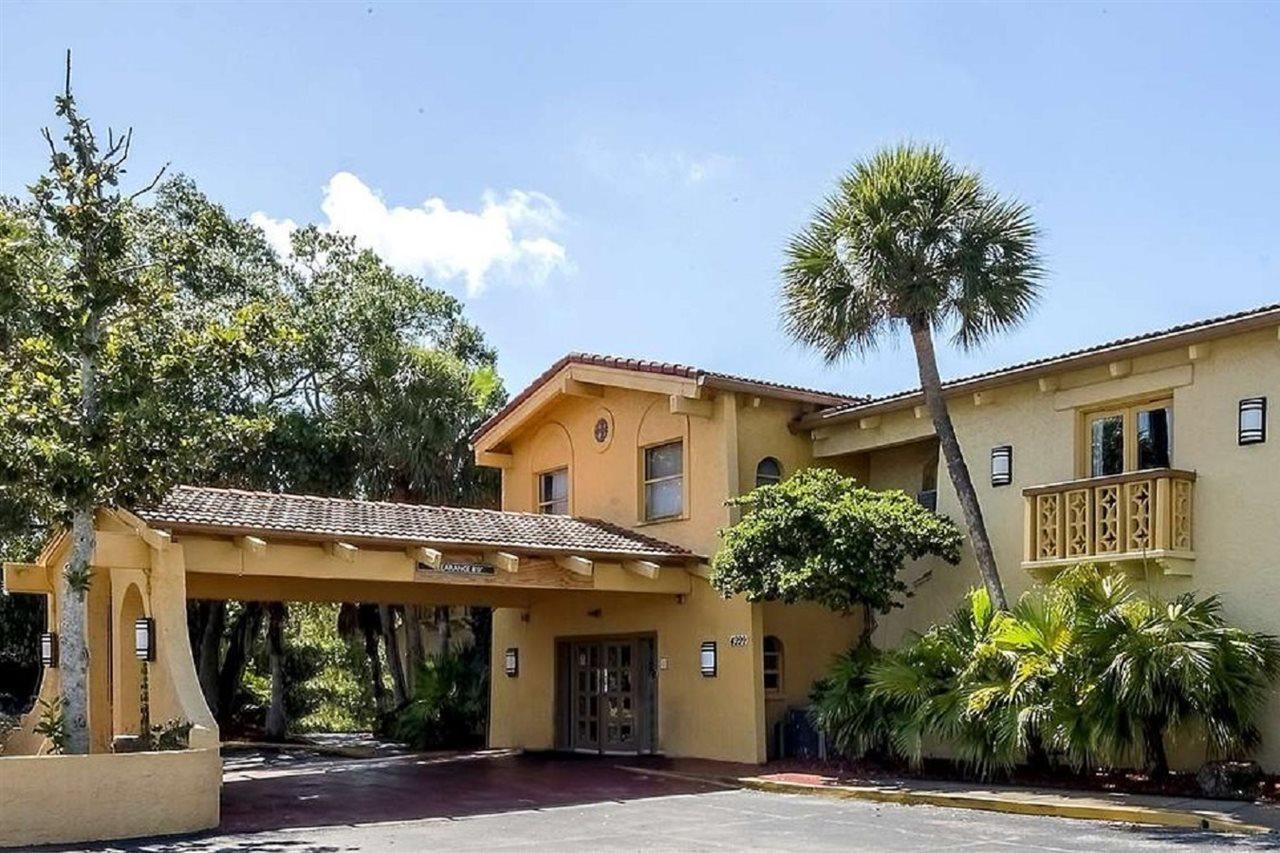 Red Roof Inn Tampa Bay - San Petersburgo Exterior foto